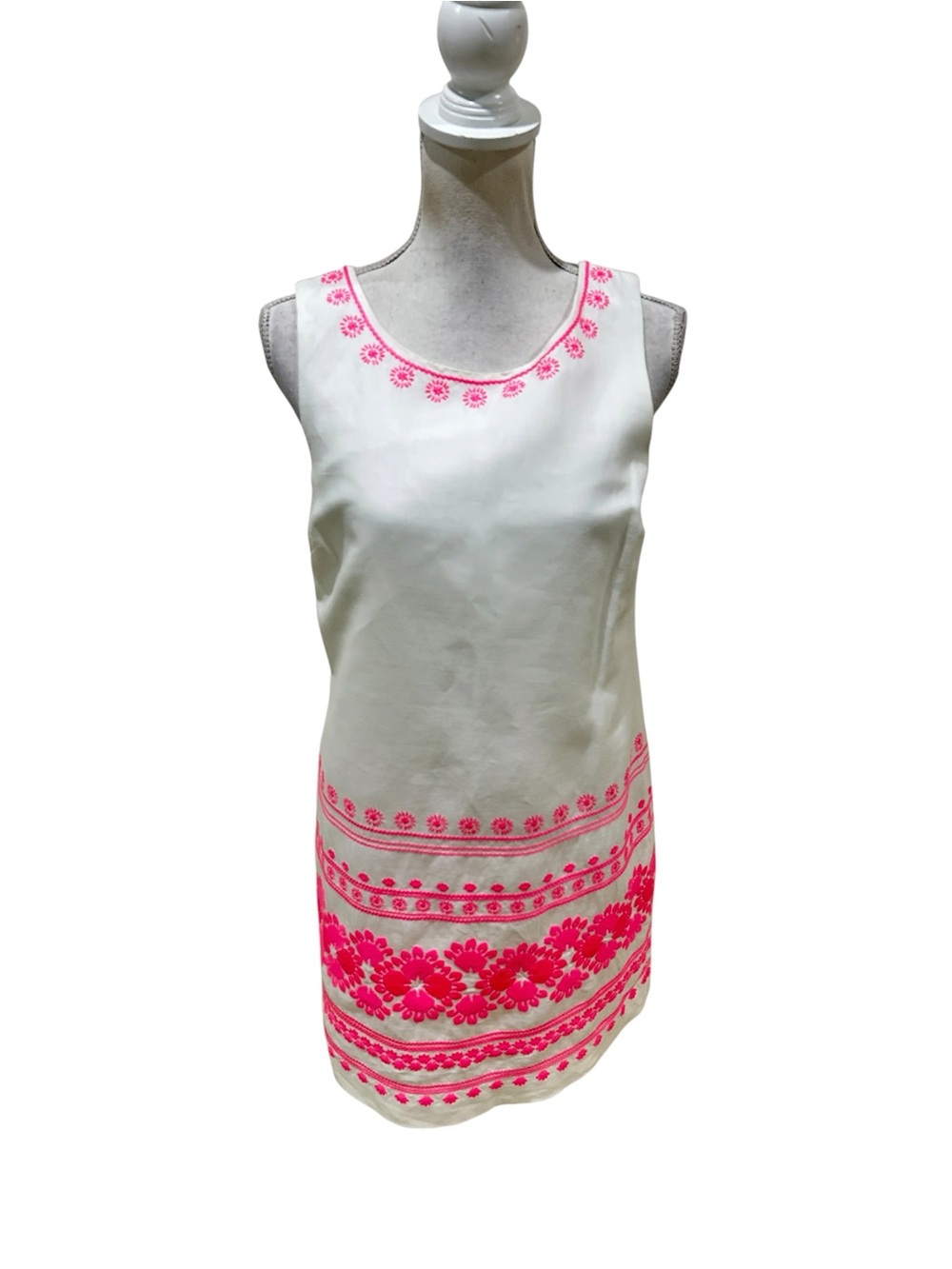 Vineyard Vines White line/cotton Shift Dress with Neon Pink Embroidery size 4